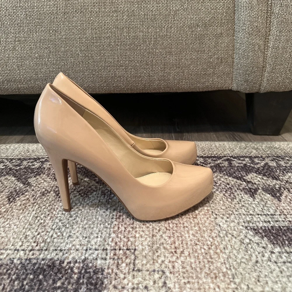 Jessica Simpson Pump - Picture 1 of 3